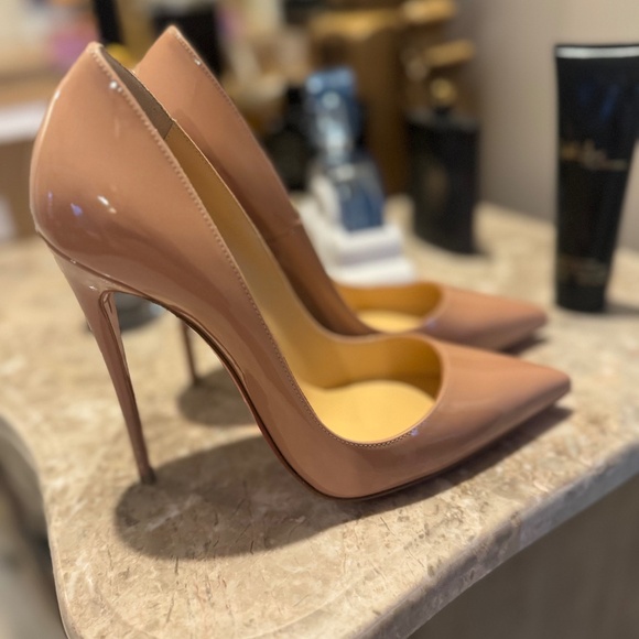Christian Louboutin Nude Pumps NEW - Picture 1 of 8